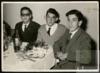 Miguel Delibes de Castro junto a unos compañeros, en la cena de despedida del Colegio de Lourdes ...
