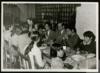 Familia Delibes de Castro celebrando las bodas de plata de Miguel Delibes y Ángeles de Castro en ...