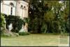 Fotografía del jardín de la casa de reunión en Cadours (Francia).