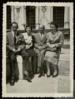 Miguel Delibes Setién, Ángeles de Castro Ruiz y otras personas durante su viaje por Italia.