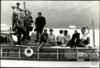 Miguel Delibes Setién en barco con Maurice-Edgar Coindreau, Florence Malraux, Alain Robbe-Grillet...