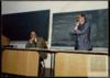 Miguel Delibes Setién y Hans Neuschäfer durante una conferencia en la Universidad de Sarre.