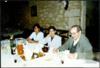 Miguel Delibes Setién comparte mesa con sus hijas Ángeles y Elisa en Sedano (Burgos).